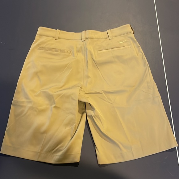 Nike Dri-fit Golf Shorts size 32 - Picture 3 of 4